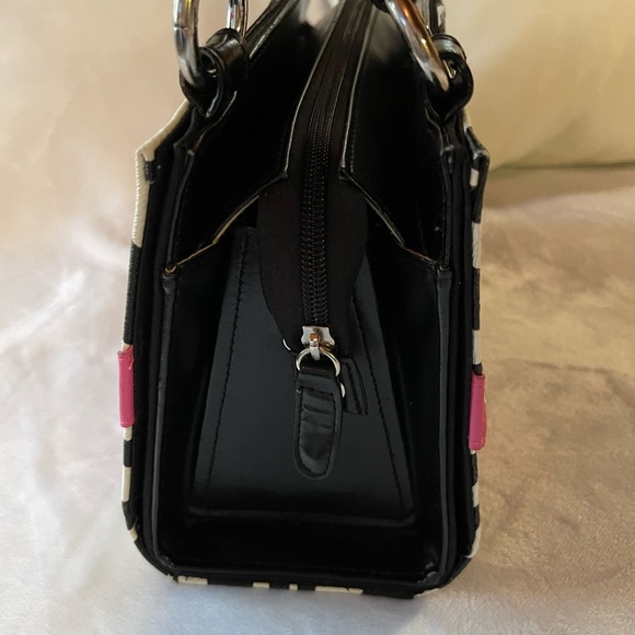 Miche Sachel - Picture 3 of 6